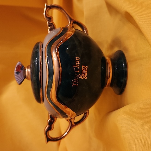 Ardleigh Elliott, Beauties of the Red  Mansion Music Box Collection - Picture 3 of 9